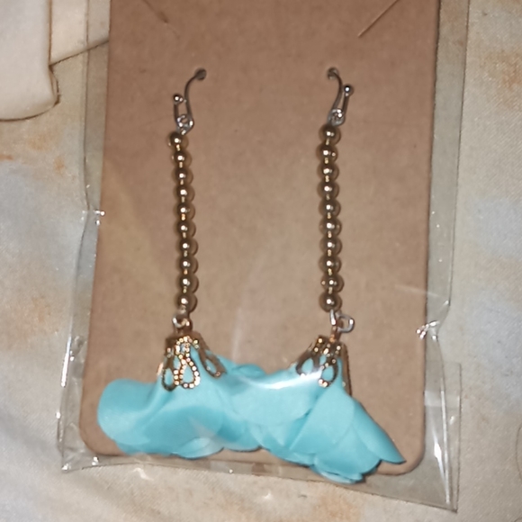 Gold plated and aqua flower statement earrings dangling drop earrings handmade - Picture 4 of 4